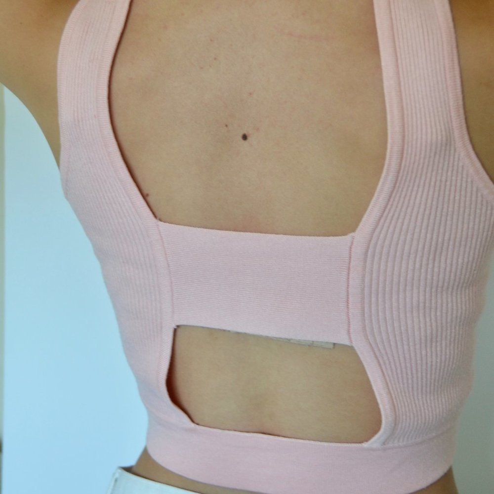 Cropped Ribbed Tank Top - Picture 2 of 10